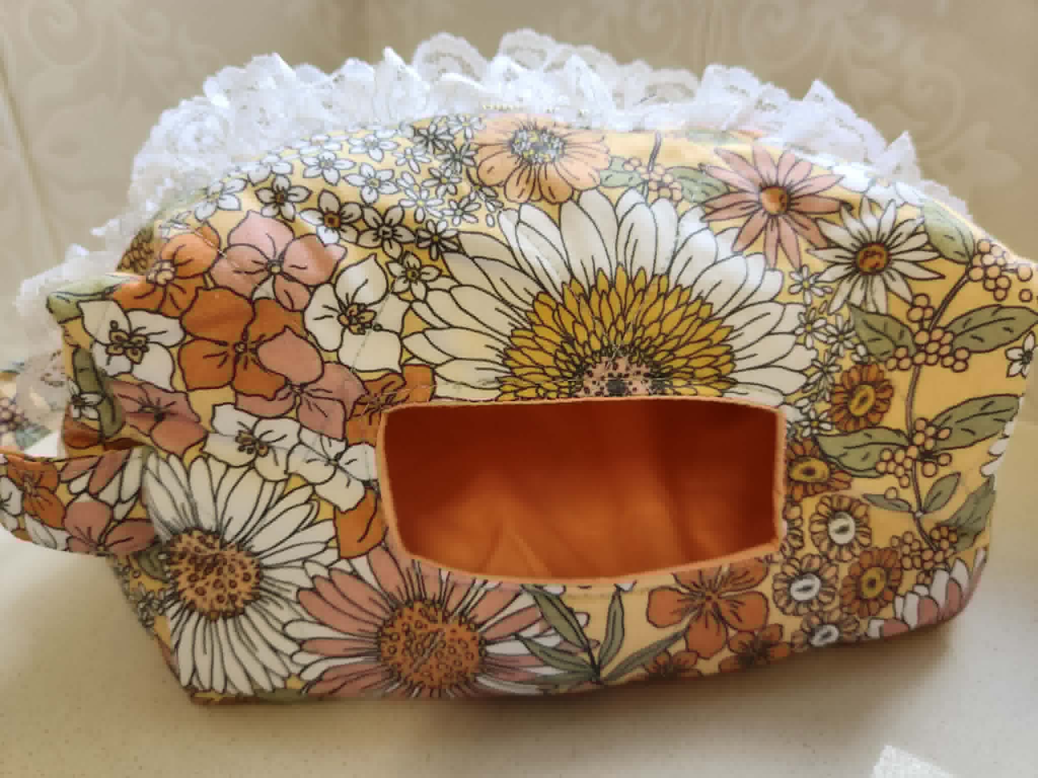 Retro Floral Lace Cosmetic & Wet wipes Bag