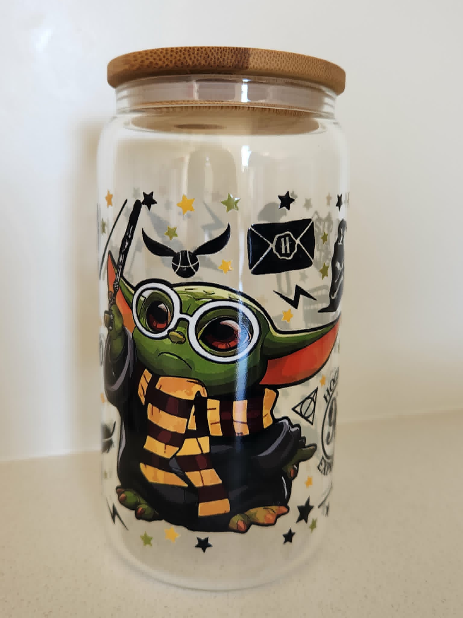 16oz Glass Libby Cup - Baby Yoda wizard design