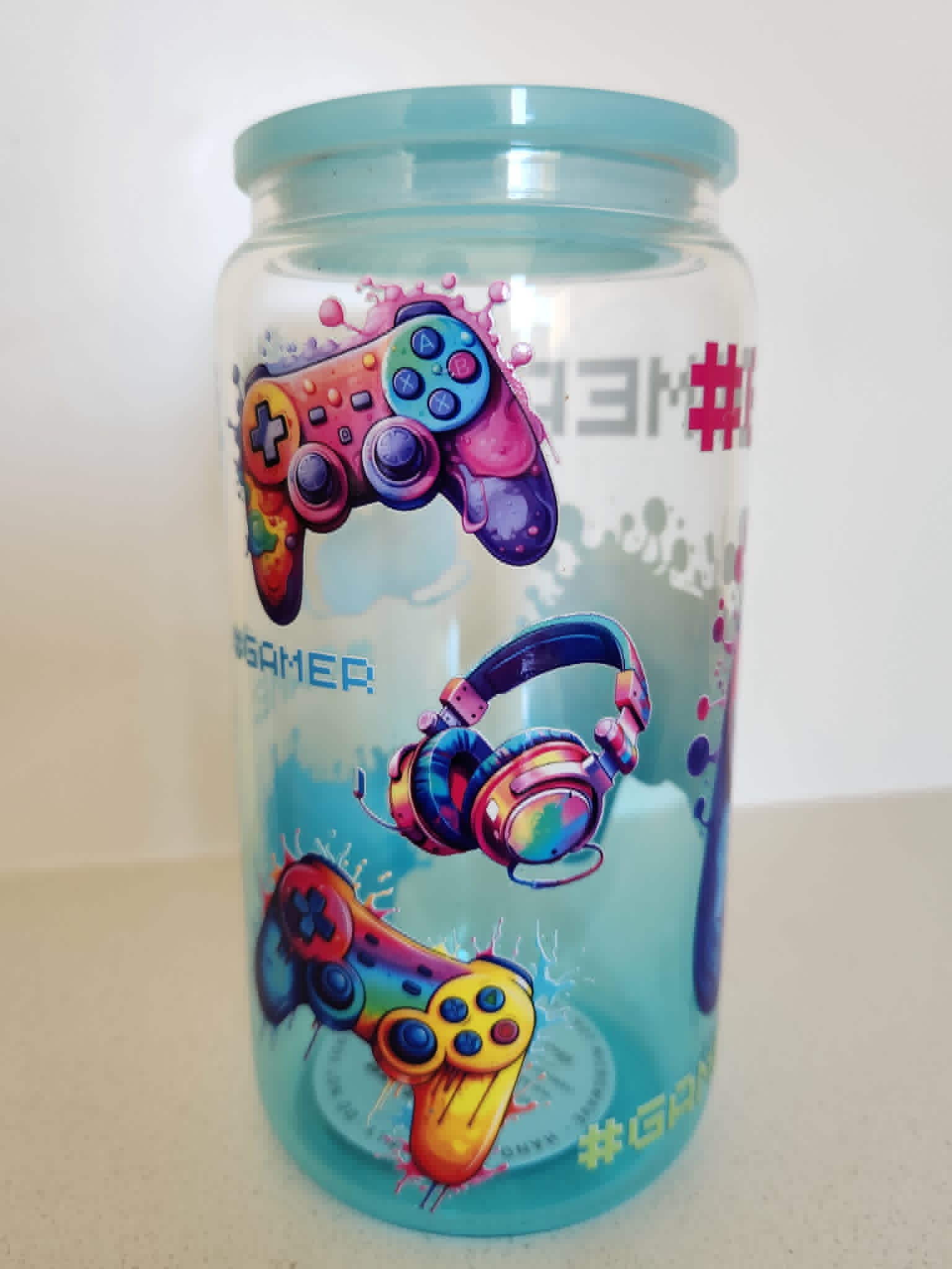 16oz Glass Libby Cup - Gamer design side view with pink and orange controllers