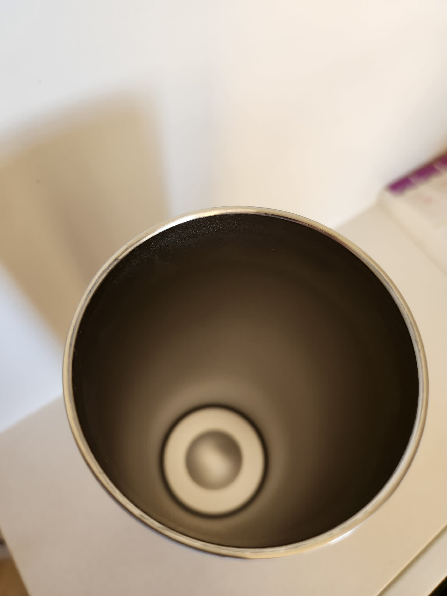 20oz tumbler interior view